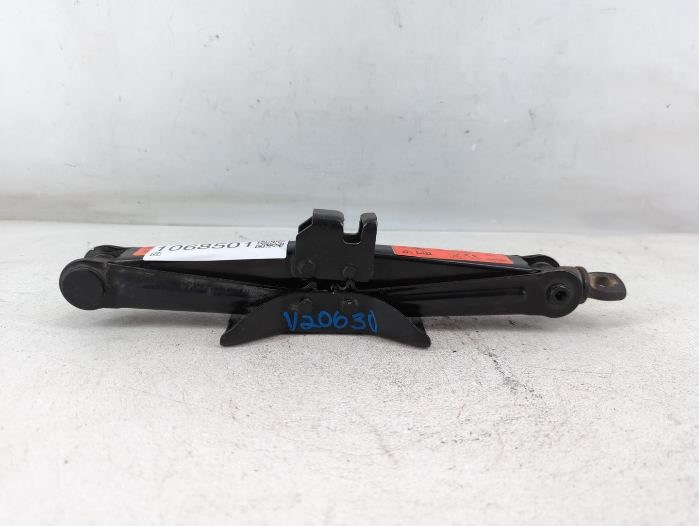 2016 Nissan Sentra Spare Scissor Car Jack - Oemusedautoparts1.com