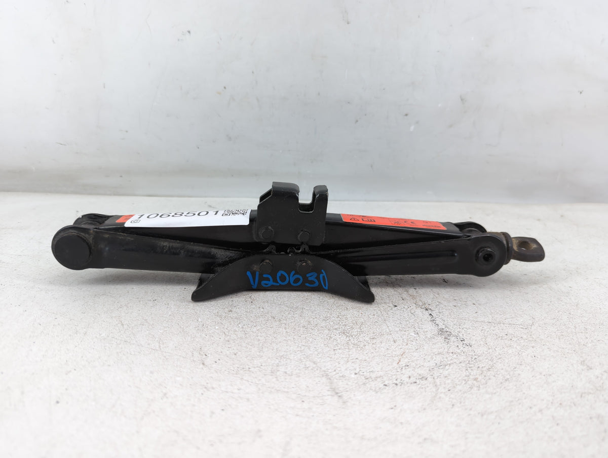 2016 Nissan Sentra Spare Scissor Car Jack 1068501 - Oemusedautoparts1.com