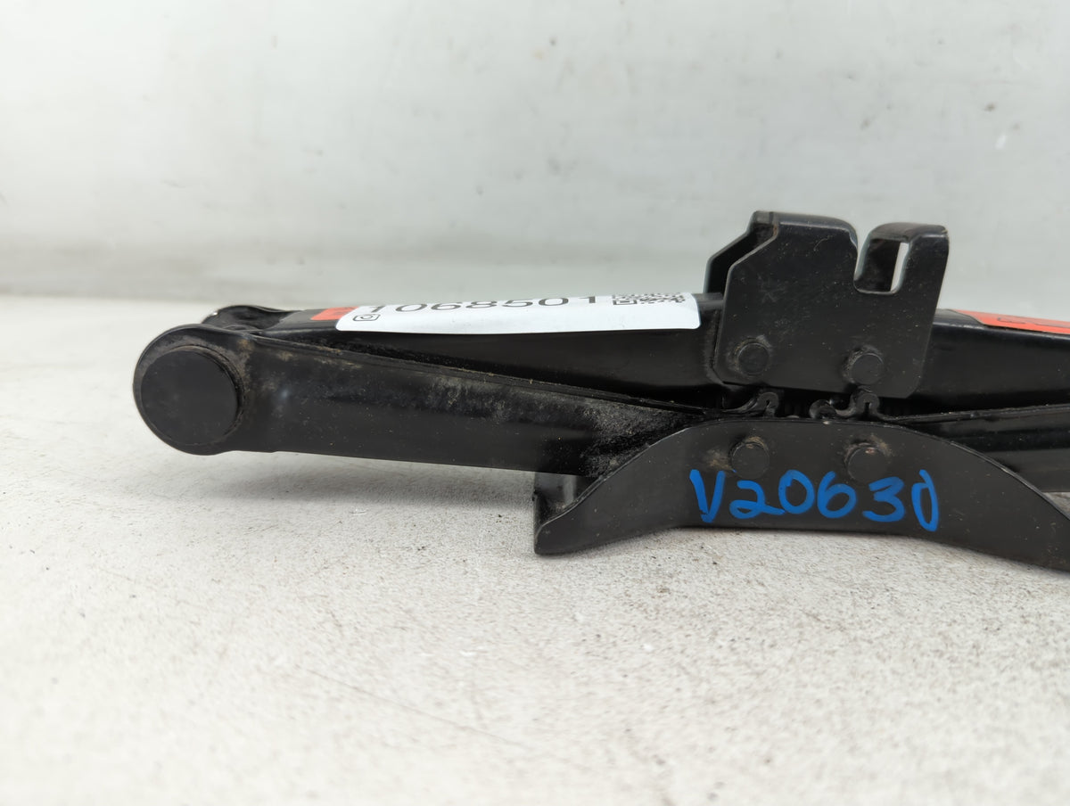 2016 Nissan Sentra Spare Scissor Car Jack 1068501 - Oemusedautoparts1.com