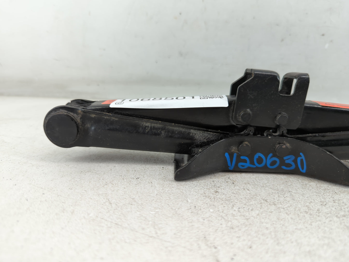 2016 Nissan Sentra Spare Scissor Car Jack 1068501 - Oemusedautoparts1.com