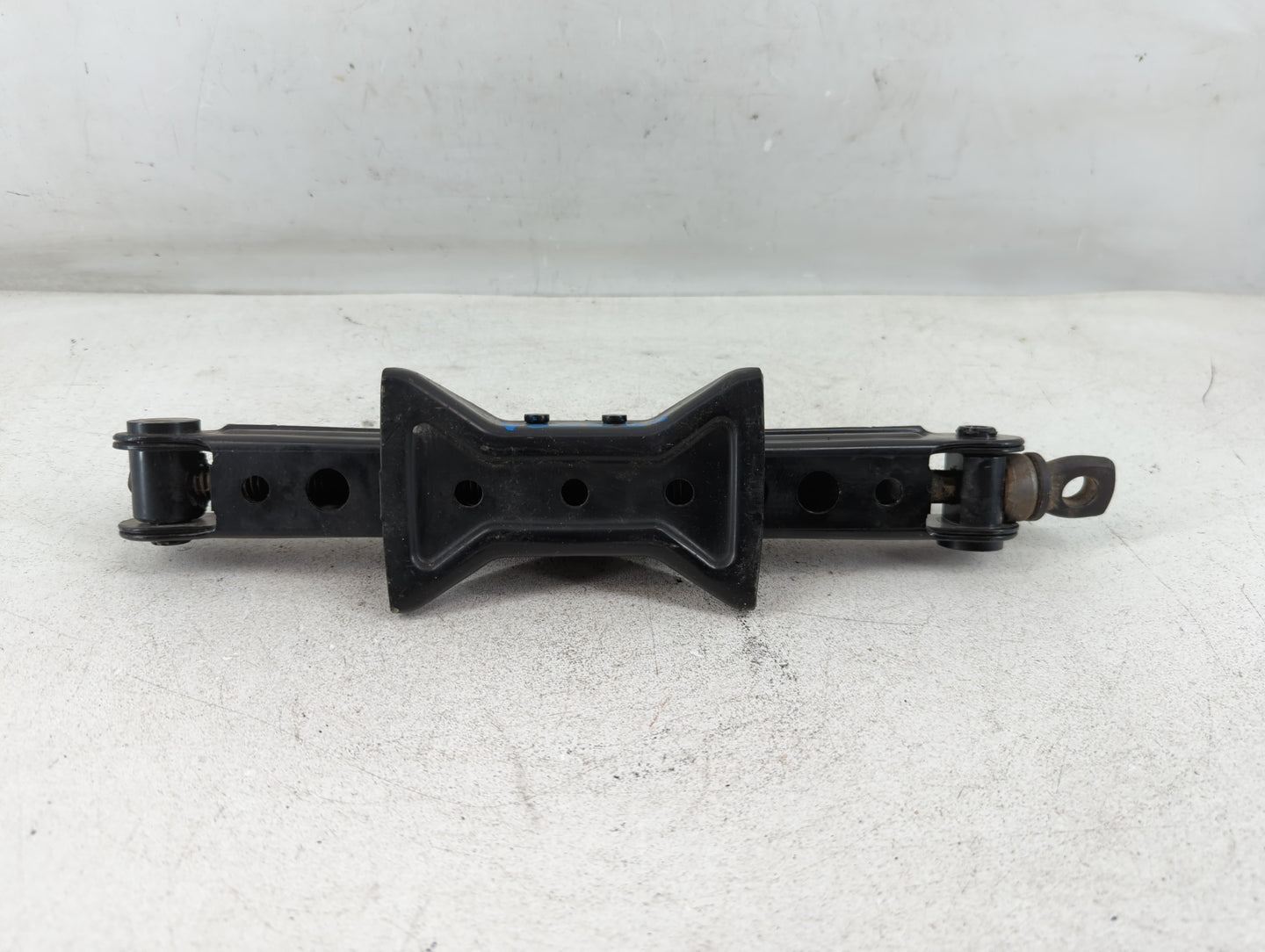 2016 Nissan Sentra Spare Scissor Car Jack - Oemusedautoparts1.com