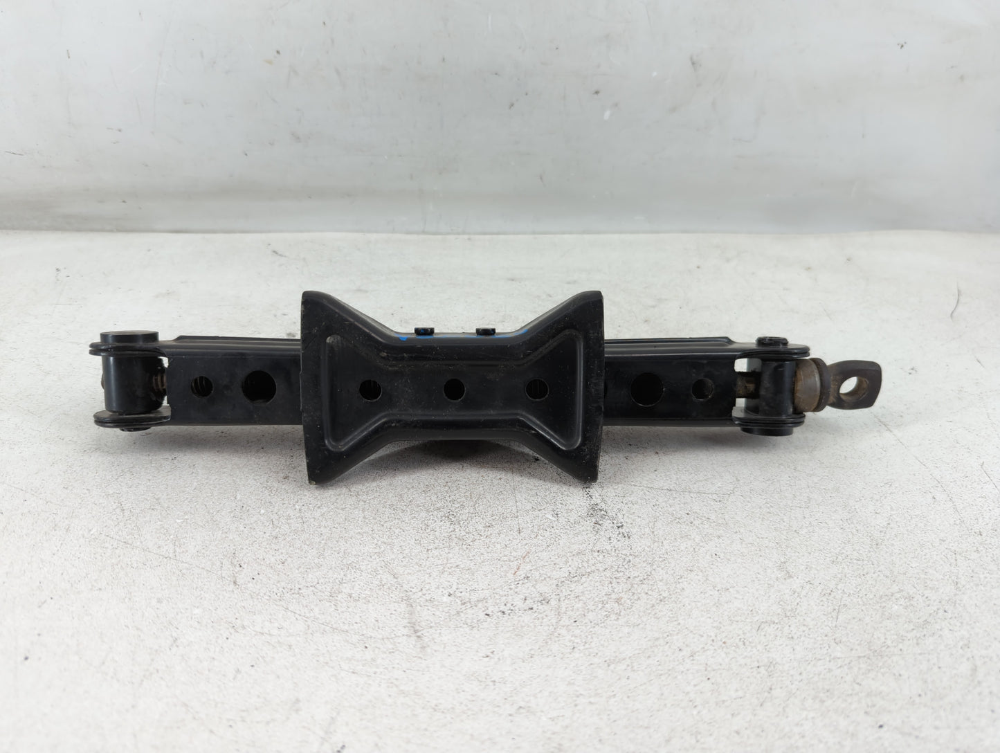 2016 Nissan Sentra Spare Scissor Car Jack - Oemusedautoparts1.com