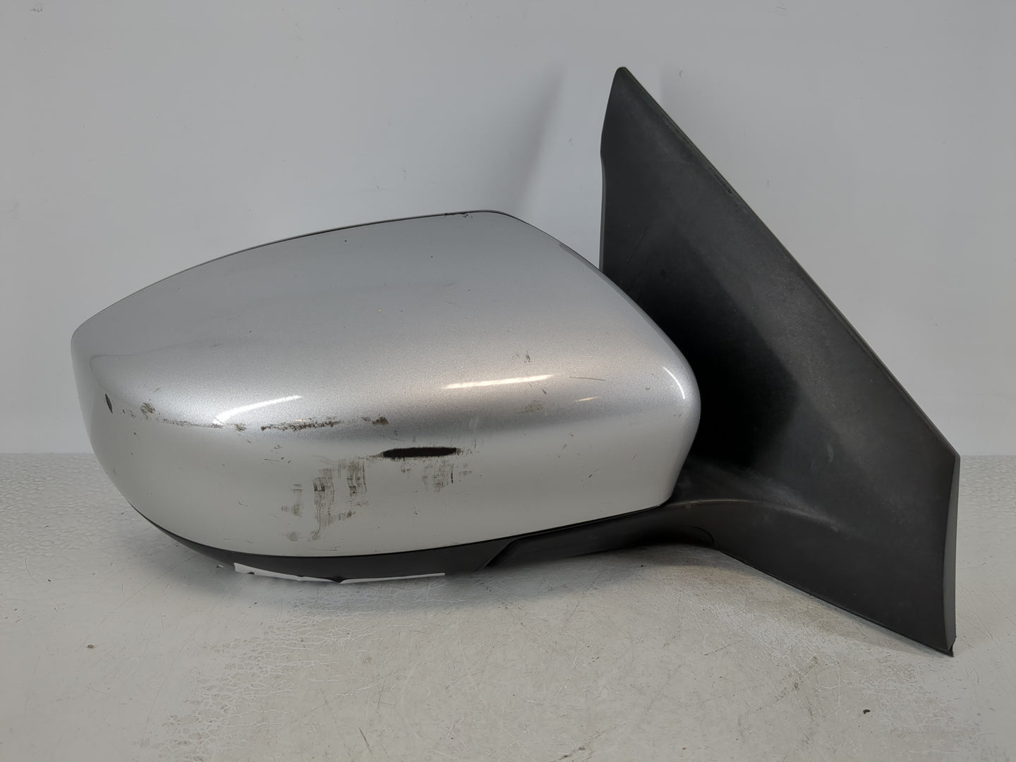 2016-2019 Nissan Sentra Passenger Side View Mirror - Right Door Mirror OEM Used - Oemusedautoparts1.com