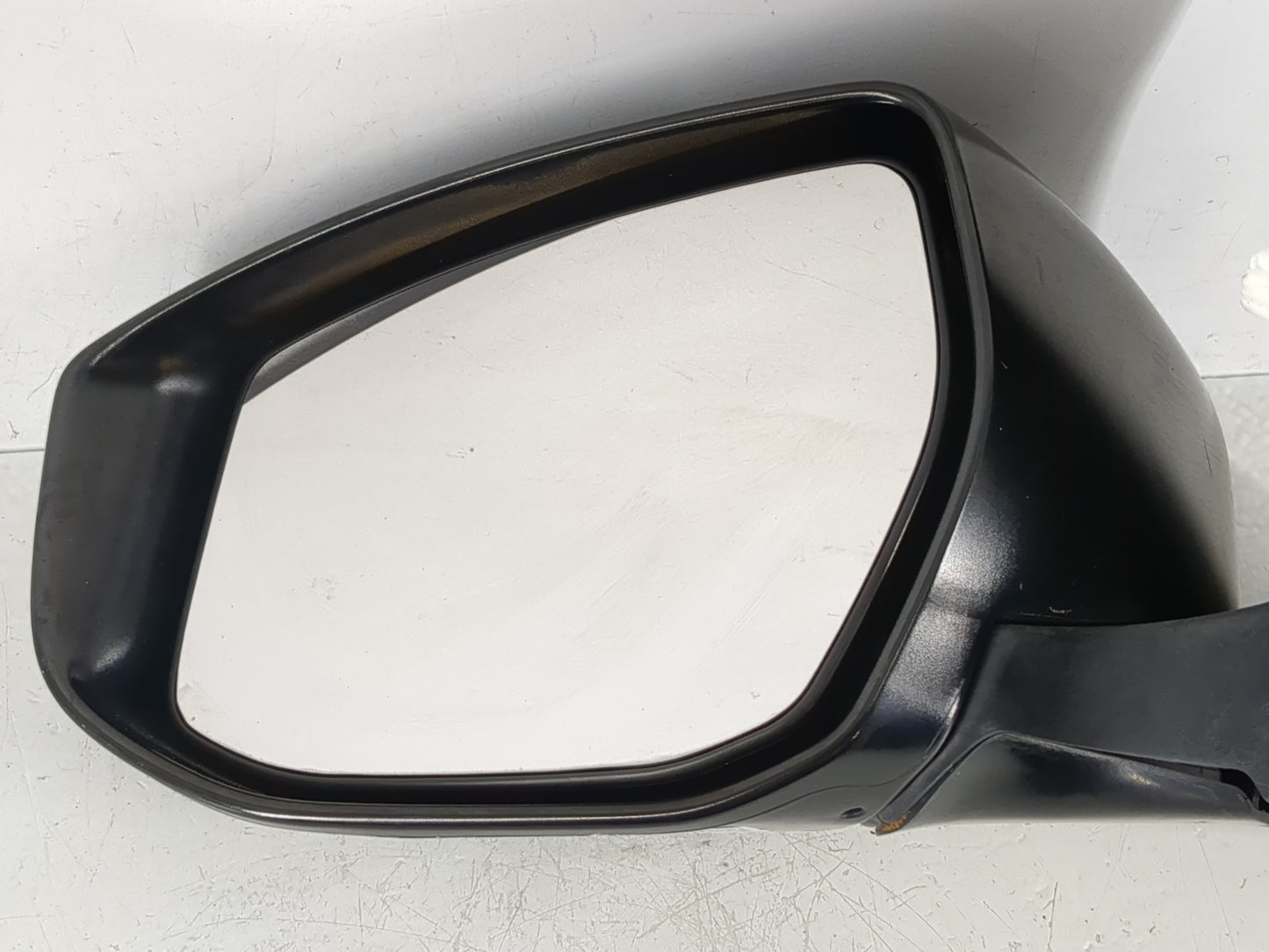 2016-2019 Nissan Sentra Driver Side View Mirror - Left Door Mirror OEM Used - Oemusedautoparts1.com
