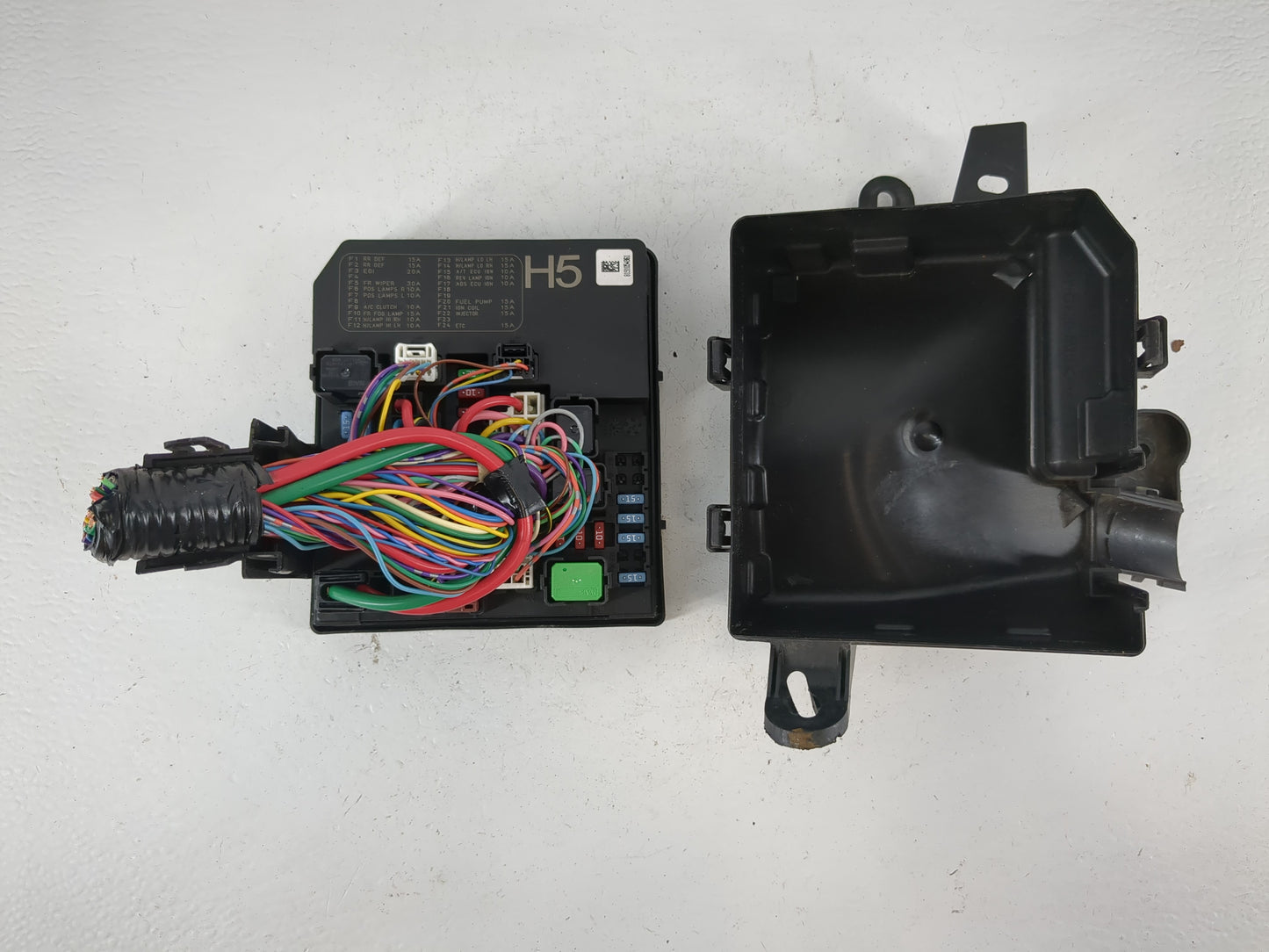 2013-2019 Nissan Sentra Fusebox Fuse Box Panel Relay Module P/N:284B7 3RA3A Fits Fits 2013 2014 2015 2016 2017 2018 2019 OEM