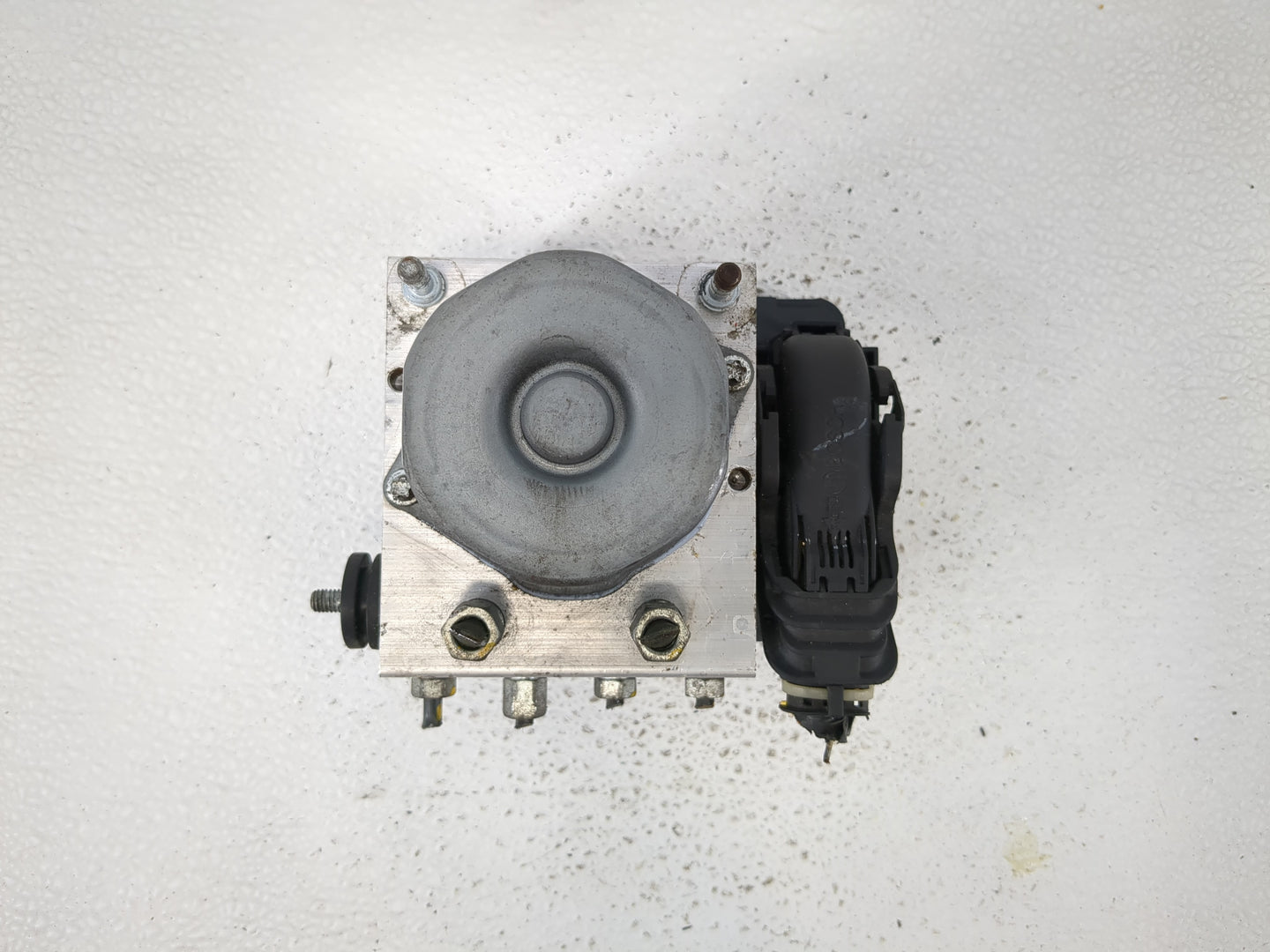 2016-2018 Nissan Sentra ABS Pump Control Module Replacement P/N:47660 4FU0C Fits Fits 2016 2017 2018 OEM Used Auto Parts - O