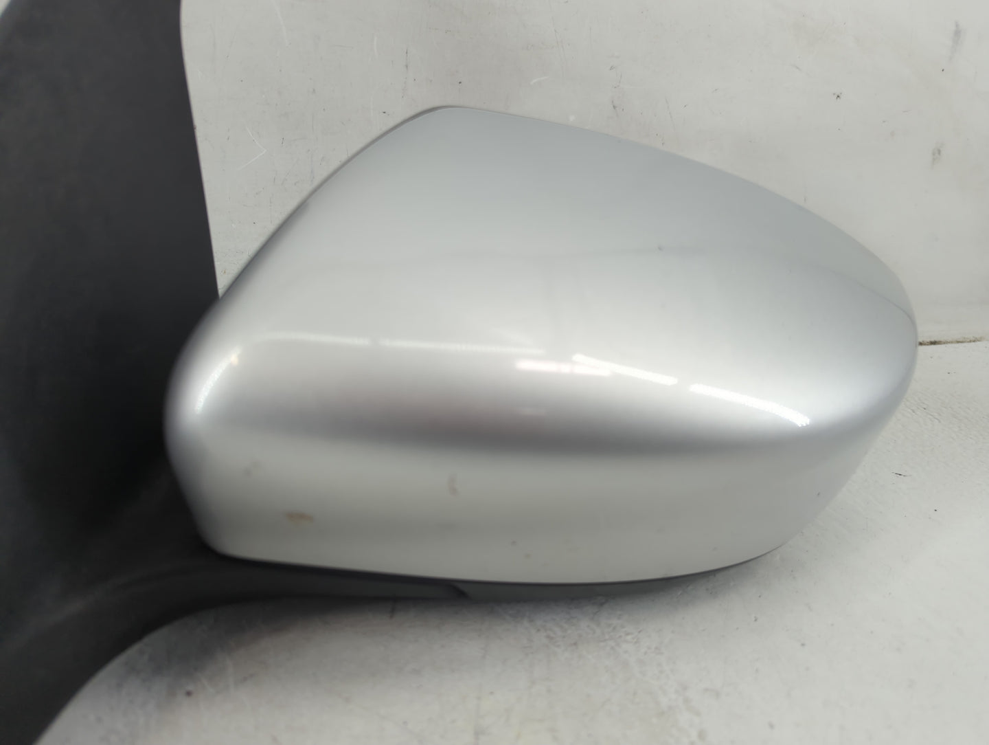 2016-2019 Nissan Sentra Driver Side View Mirror - Left Door Mirror OEM Used - Oemusedautoparts1.com