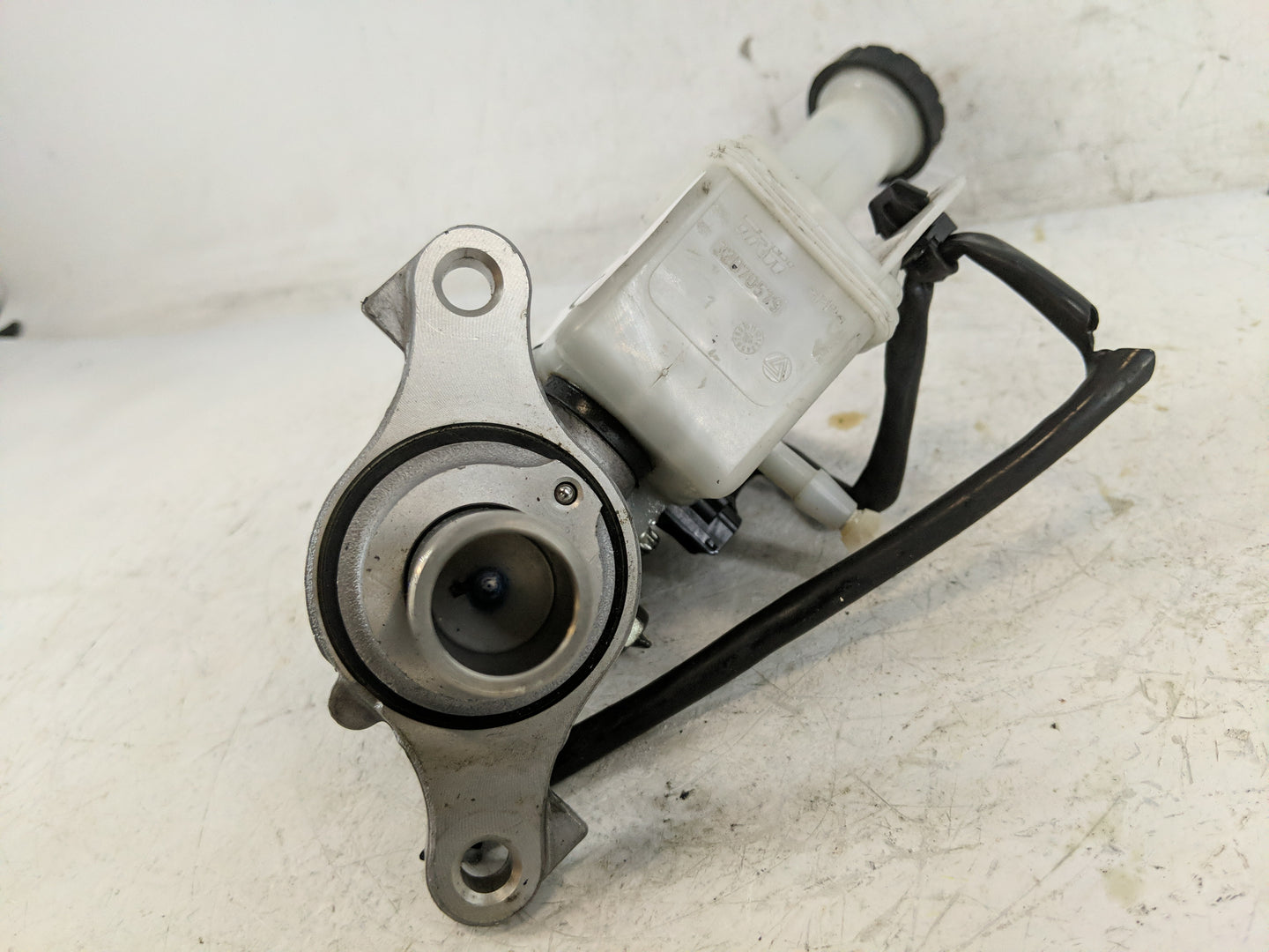 2013-2019 Nissan Sentra Brake Master Cylinder 1221004 - Oemusedautoparts1.com