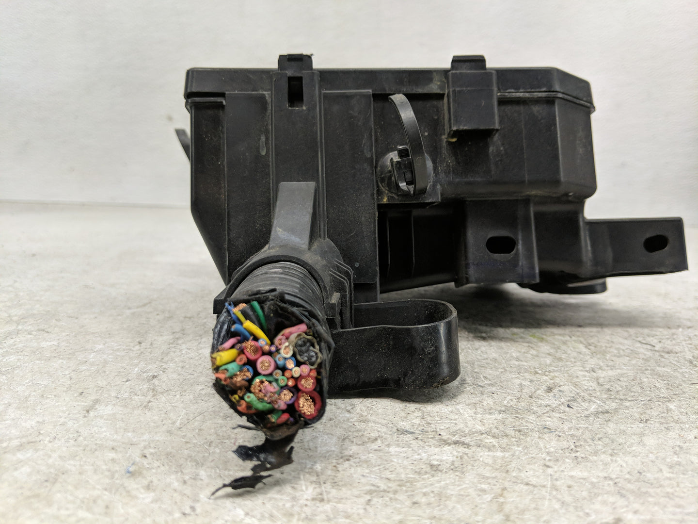 2013-2019 Nissan Sentra Fusebox Fuse Box Panel Relay Module Fits Fits 2013 2014 2015 2016 2017 2018 2019 OEM Used Auto Parts