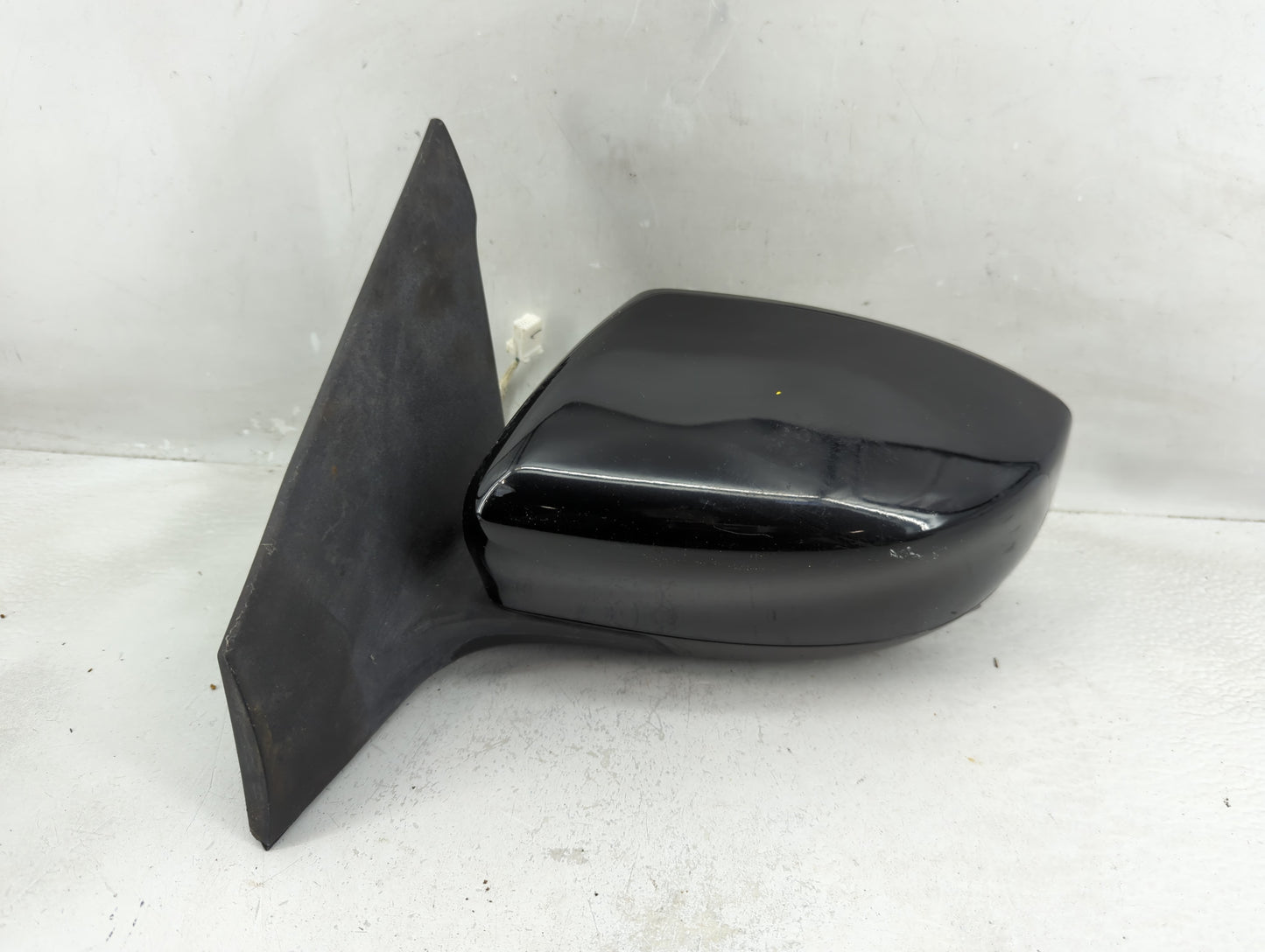 2016-2019 Nissan Sentra Driver Side View Mirror - Left Door Mirror OEM Used - Oemusedautoparts1.com