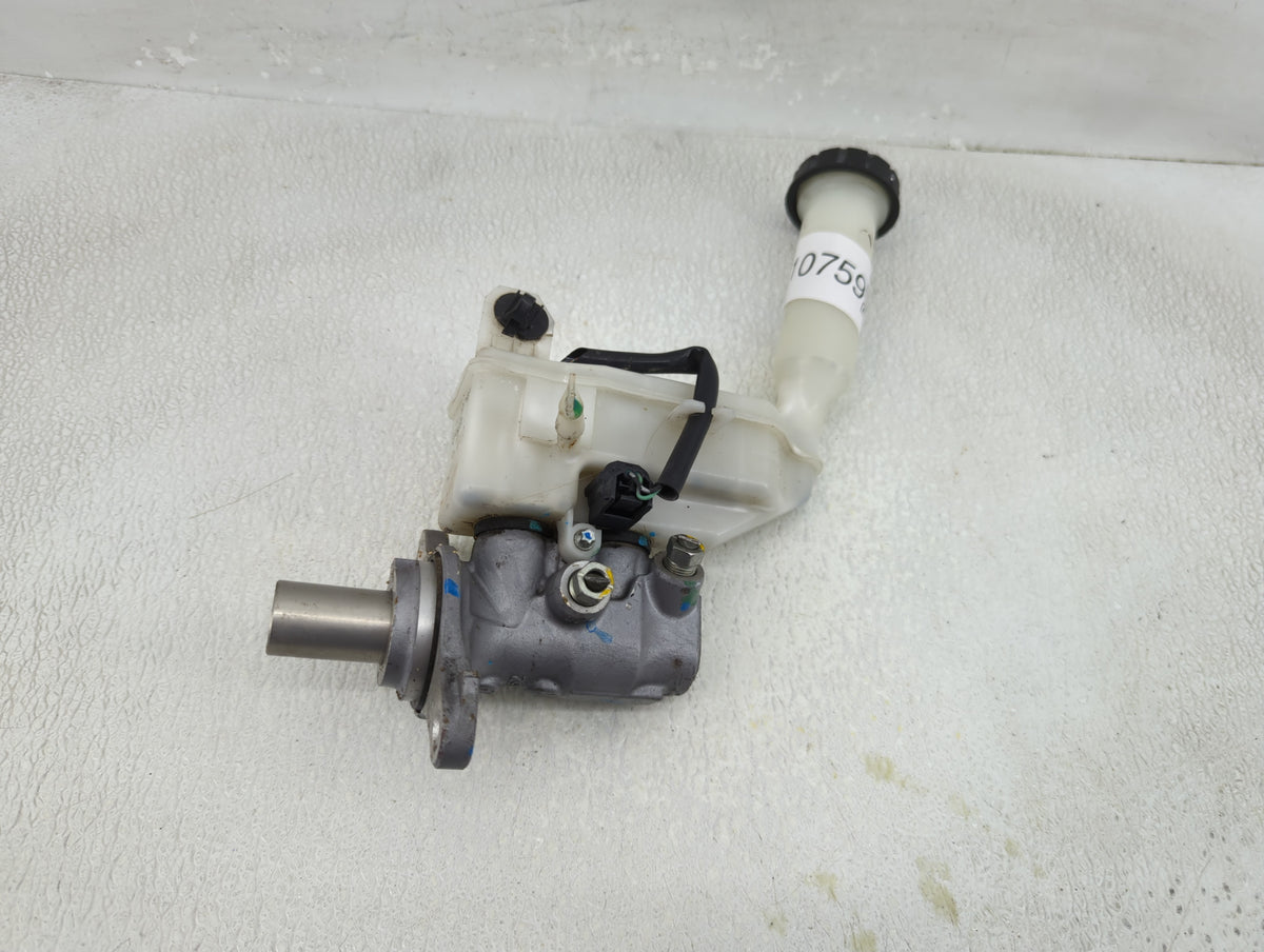 2013-2019 Nissan Sentra Brake Master Cylinder 1310759 - Oemusedautoparts1.com