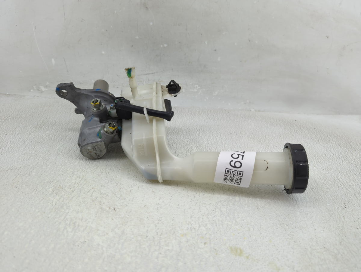 2013-2019 Nissan Sentra Brake Master Cylinder 1310759 - Oemusedautoparts1.com