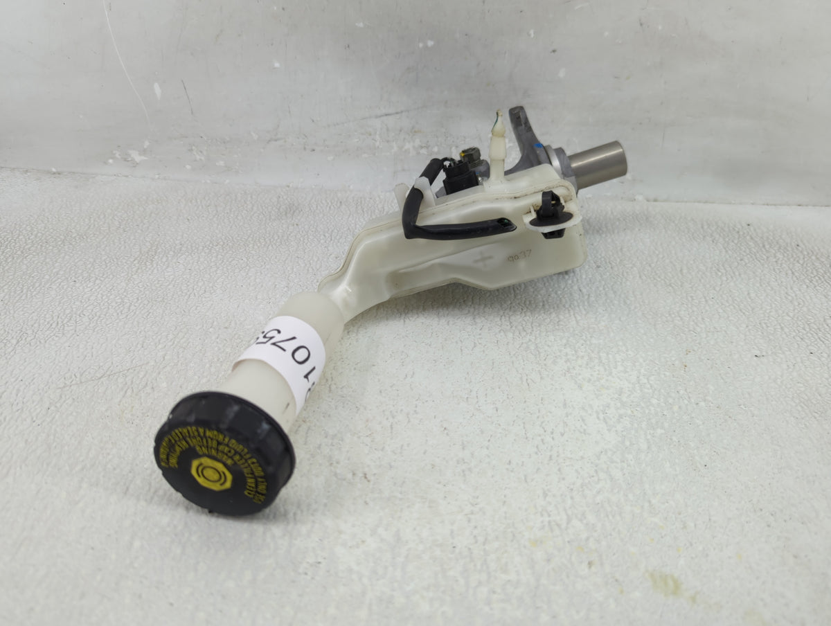 2013-2019 Nissan Sentra Brake Master Cylinder 1310759 - Oemusedautoparts1.com