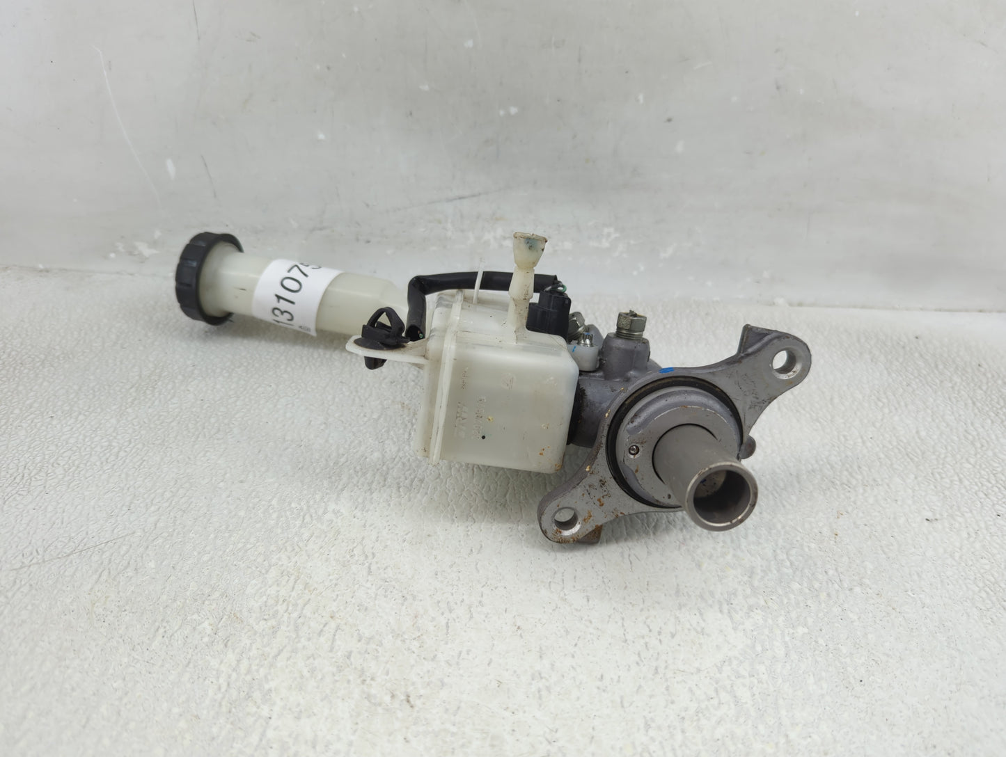 2013-2019 Nissan Sentra Brake Master Cylinder 1310759 - Oemusedautoparts1.com