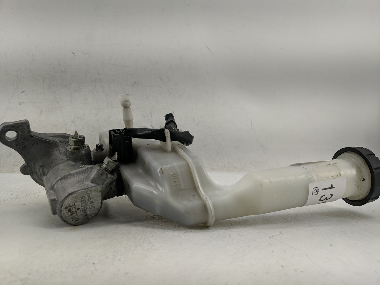 2013-2019 Nissan Sentra Brake Master Cylinder 1311478 - Oemusedautoparts1.com