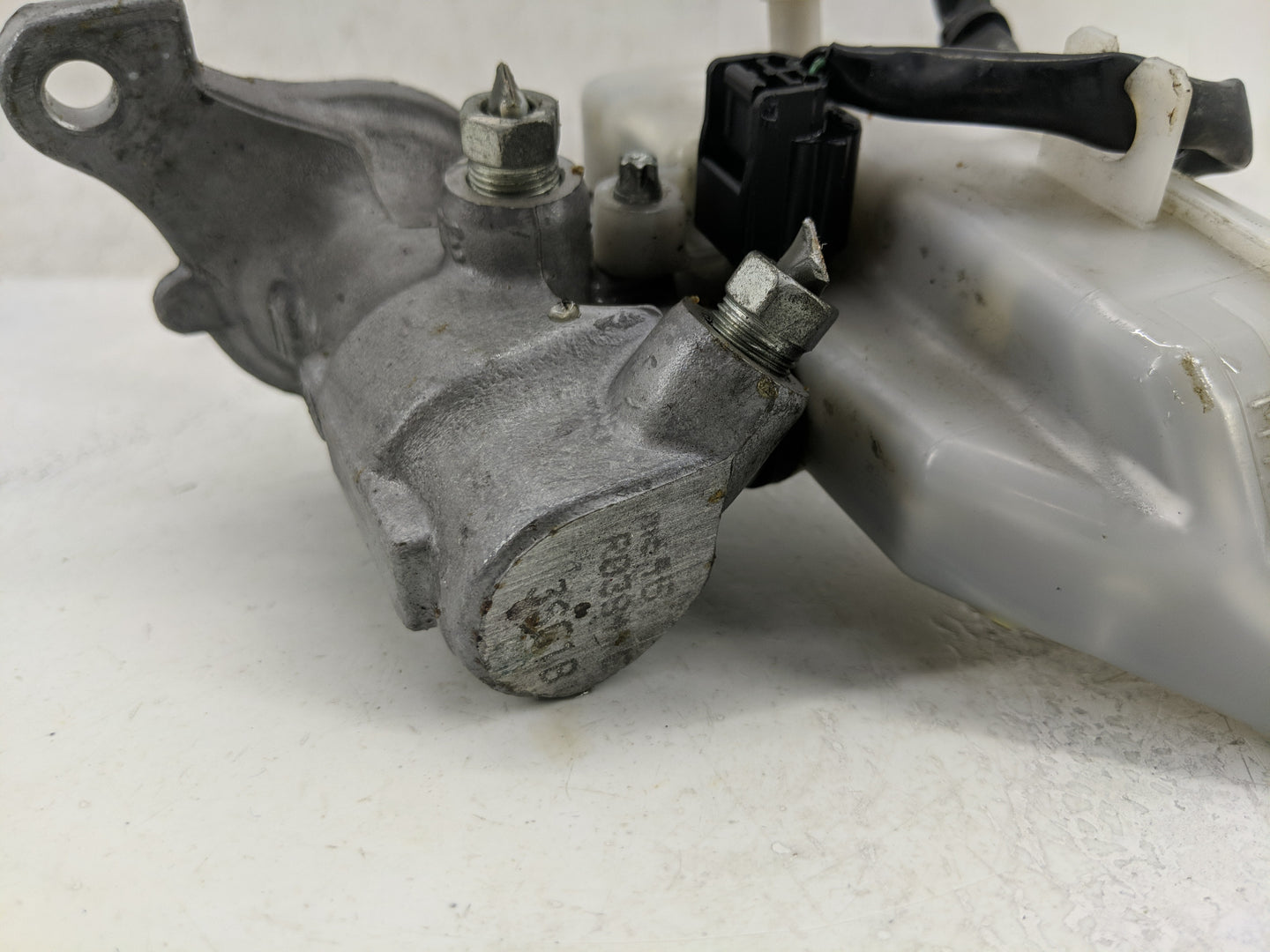 2013-2019 Nissan Sentra Brake Master Cylinder 1311478 - Oemusedautoparts1.com