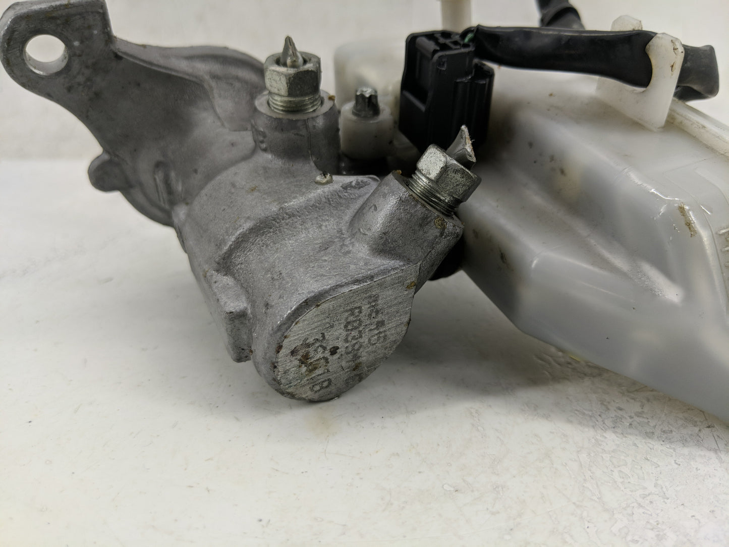 2013-2019 Nissan Sentra Brake Master Cylinder 1311478 - Oemusedautoparts1.com