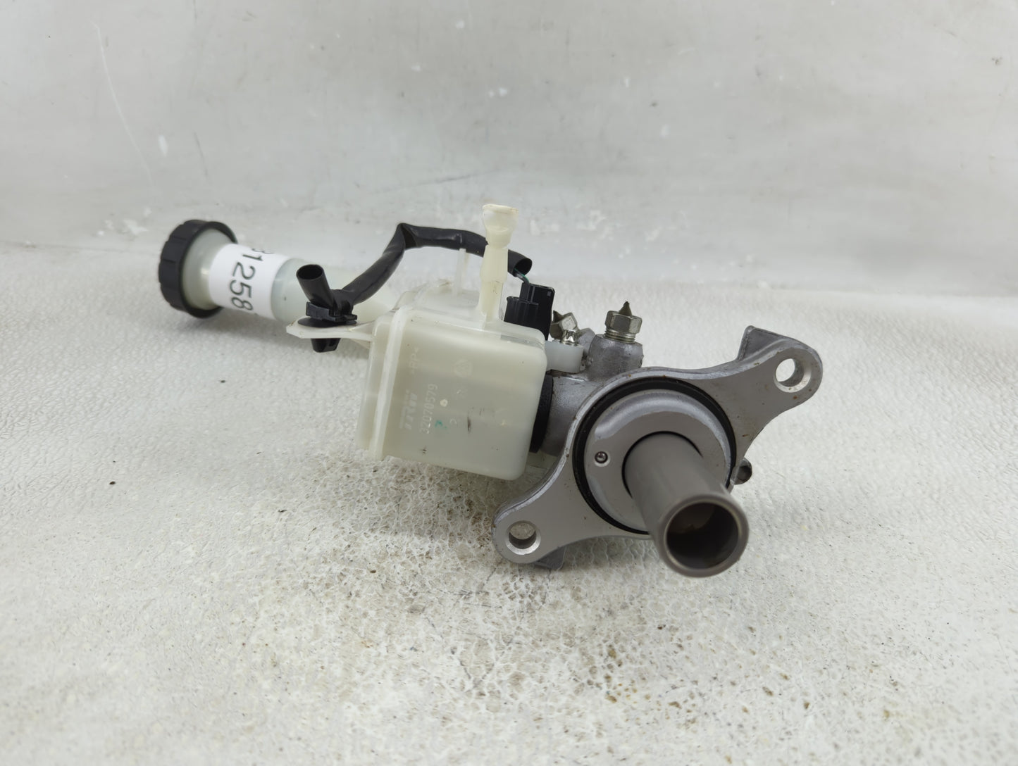 2013-2019 Nissan Sentra Brake Master Cylinder 1312587 - Oemusedautoparts1.com