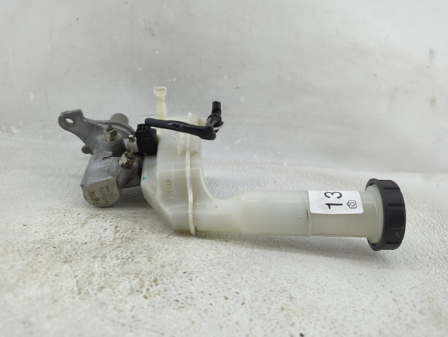 2013-2019 Nissan Sentra Brake Master Cylinder 1312587 - Oemusedautoparts1.com