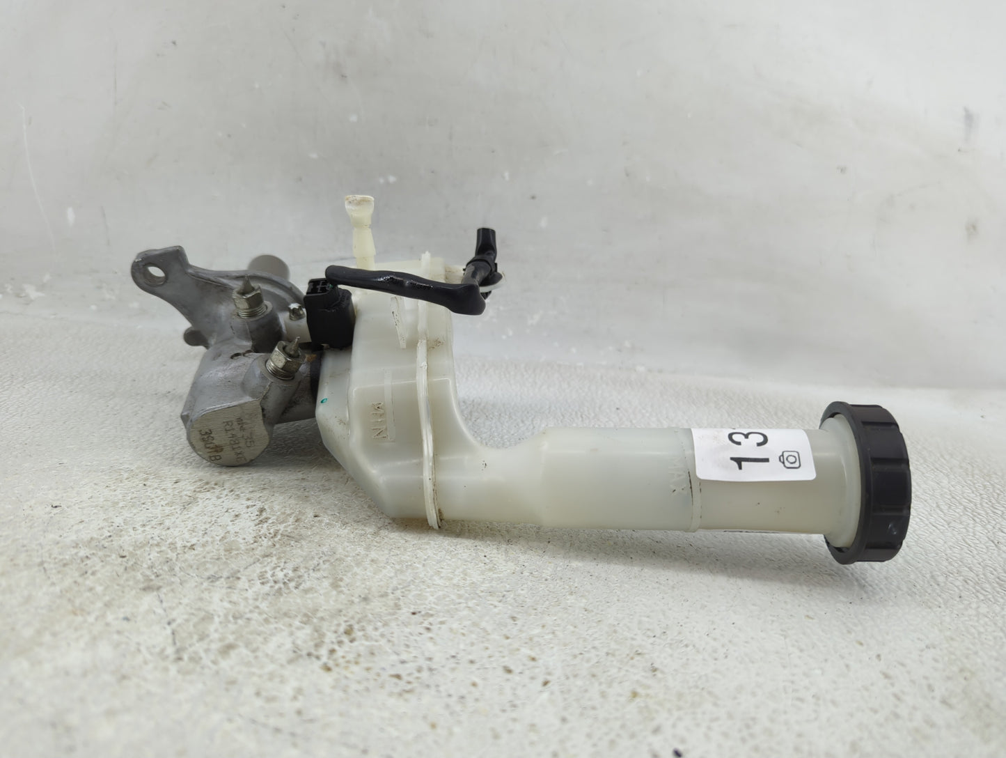2013-2019 Nissan Sentra Brake Master Cylinder 1312587 - Oemusedautoparts1.com
