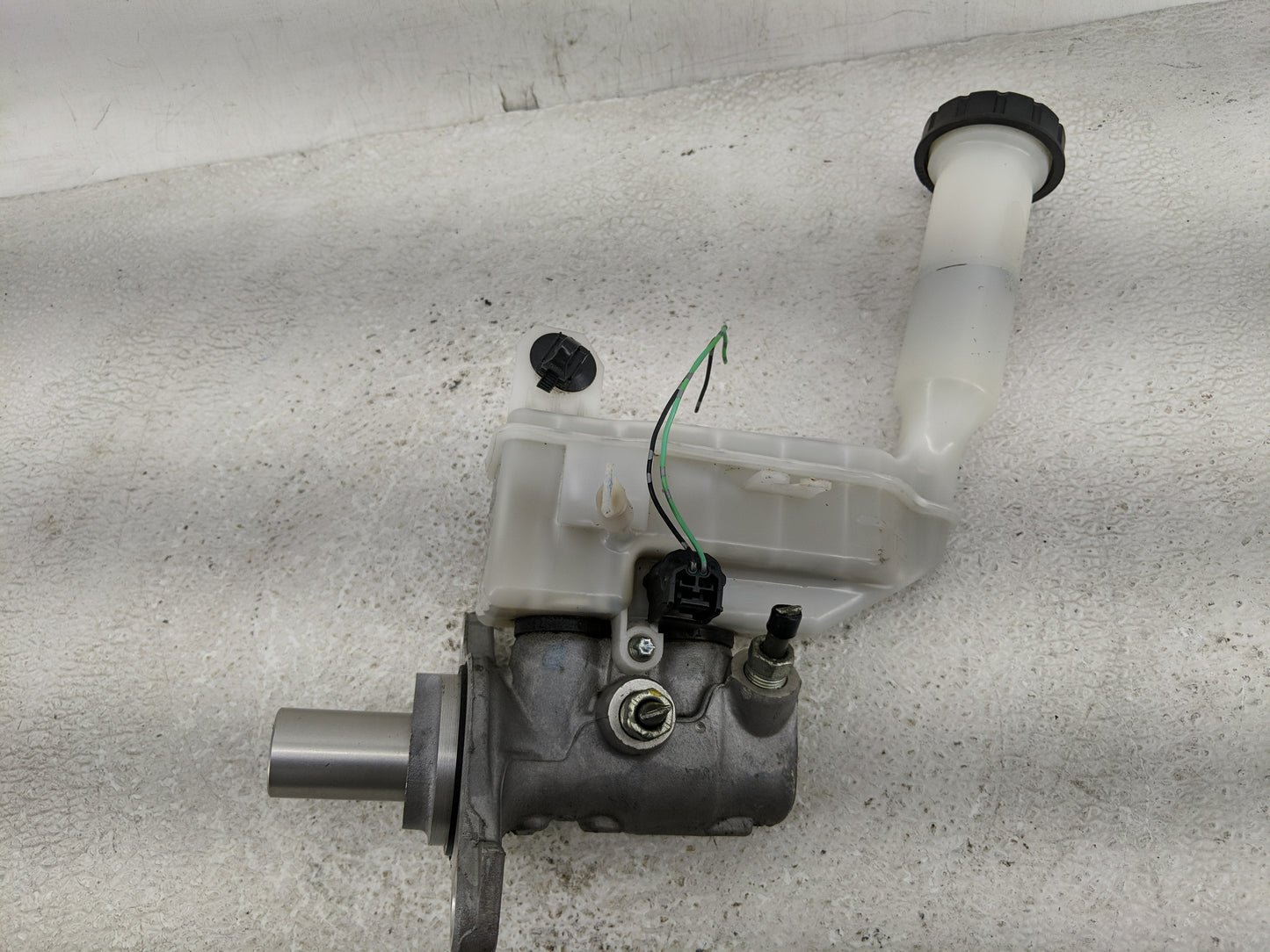 2013-2019 Nissan Sentra Brake Master Cylinder 1313782 - Oemusedautoparts1.com