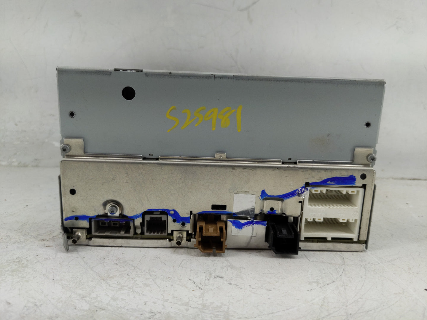 2016 Nissan Sentra Radio AM FM Cd Player Receiver Replacement P/N:259154AF0A 7 612 051 343 Fits OEM Used Auto Parts - Oemuse
