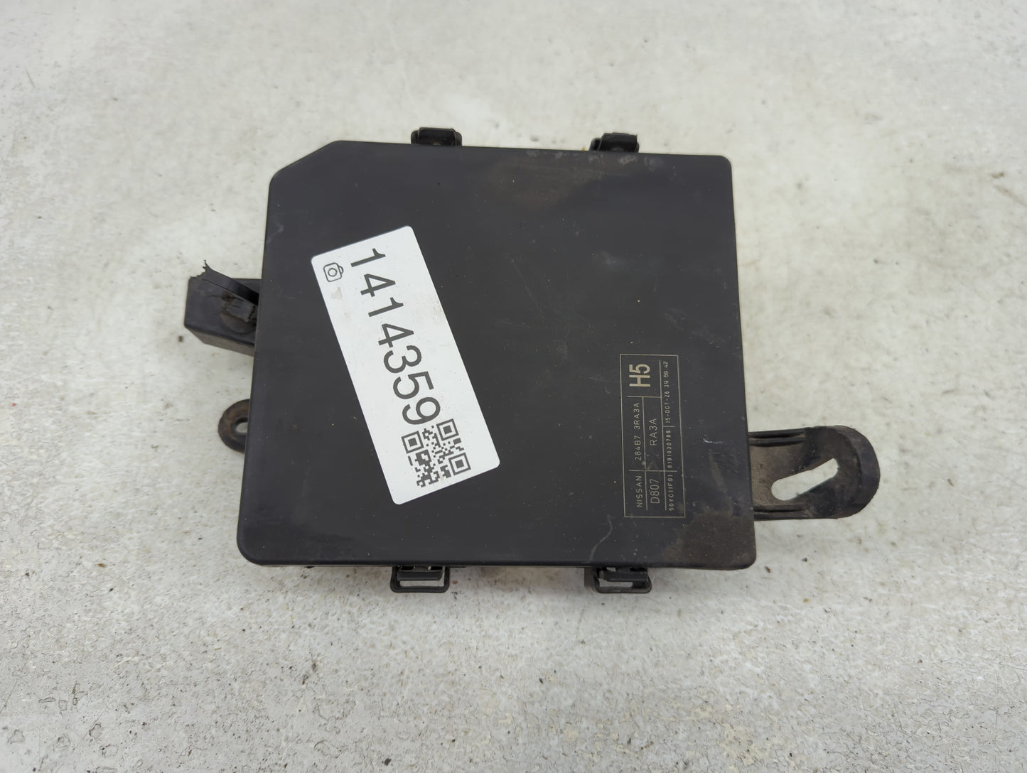 2013-2019 Nissan Sentra Fusebox Fuse Box Panel Relay Module Fits Fits 2013 2014 2015 2016 2017 2018 2019 OEM Used Auto Parts