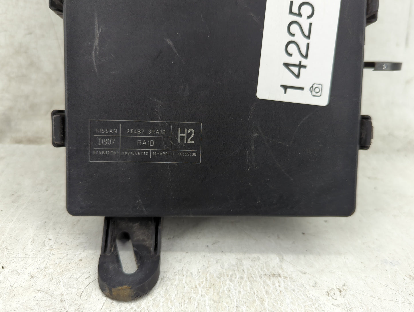 2013-2019 Nissan Sentra Fusebox Fuse Box Panel Relay Module P/N:284B7 3RA1B Fits Fits 2013 2014 2015 2016 2017 2018 2019 OEM