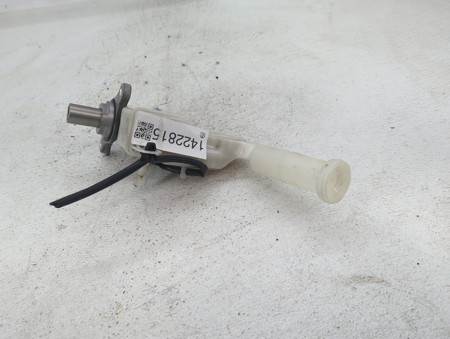 2013-2019 Nissan Sentra Brake Master Cylinder 1422815 - Oemusedautoparts1.com