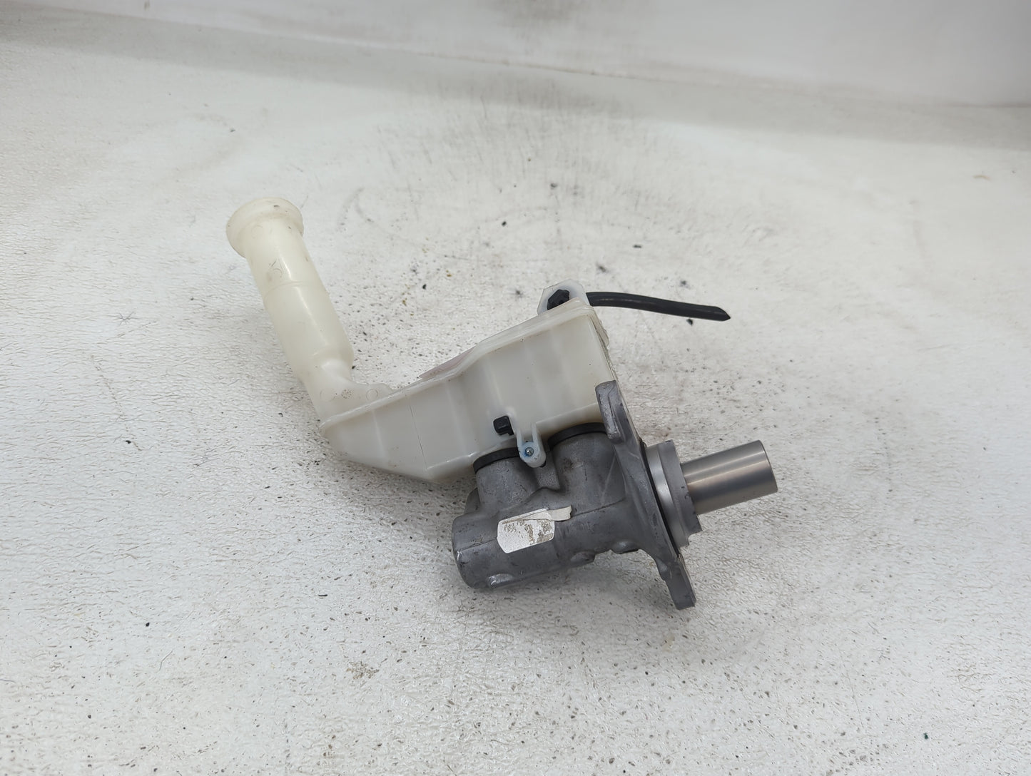 2013-2019 Nissan Sentra Brake Master Cylinder 1422815 - Oemusedautoparts1.com