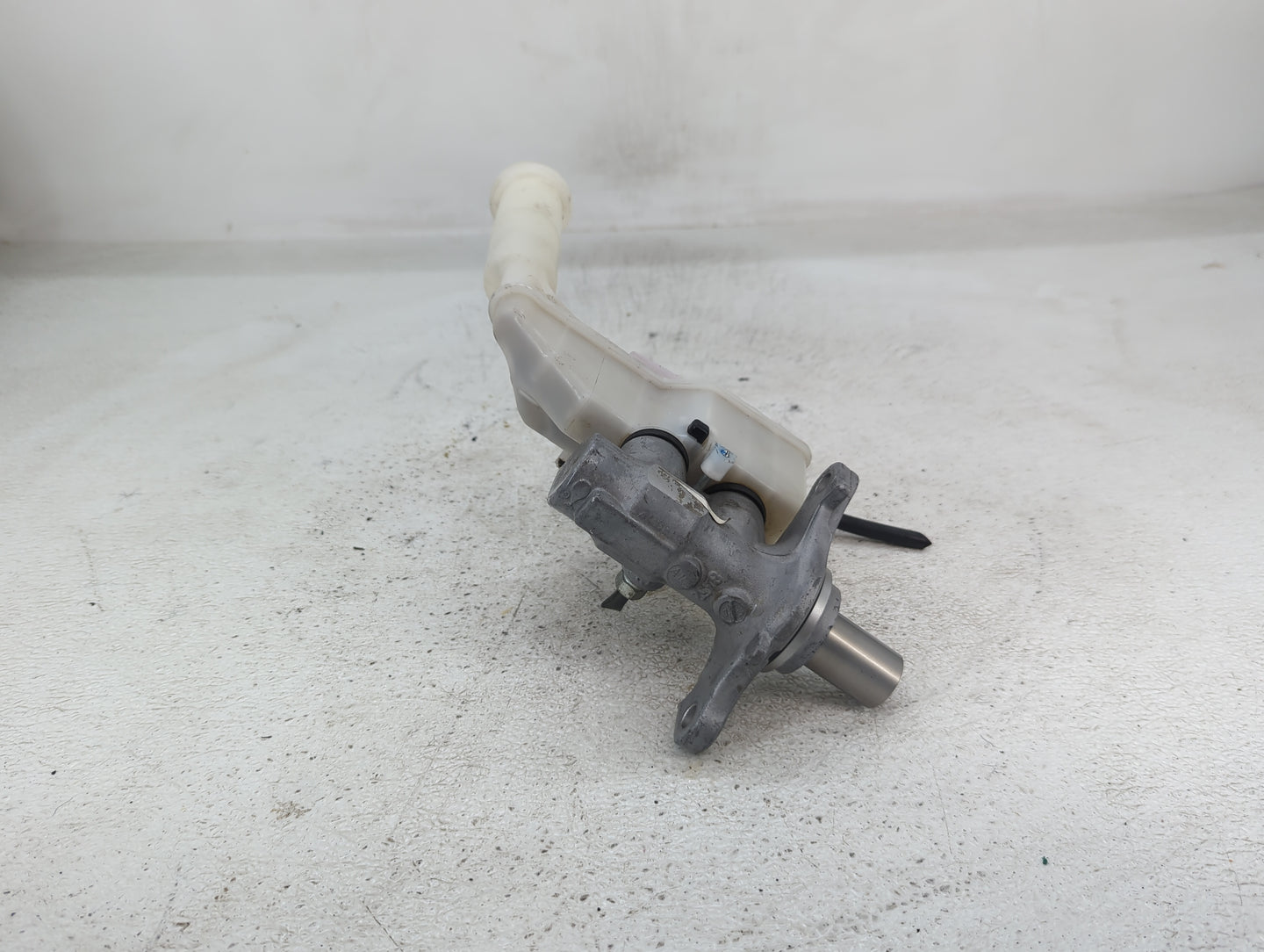 2013-2019 Nissan Sentra Brake Master Cylinder 1422815 - Oemusedautoparts1.com