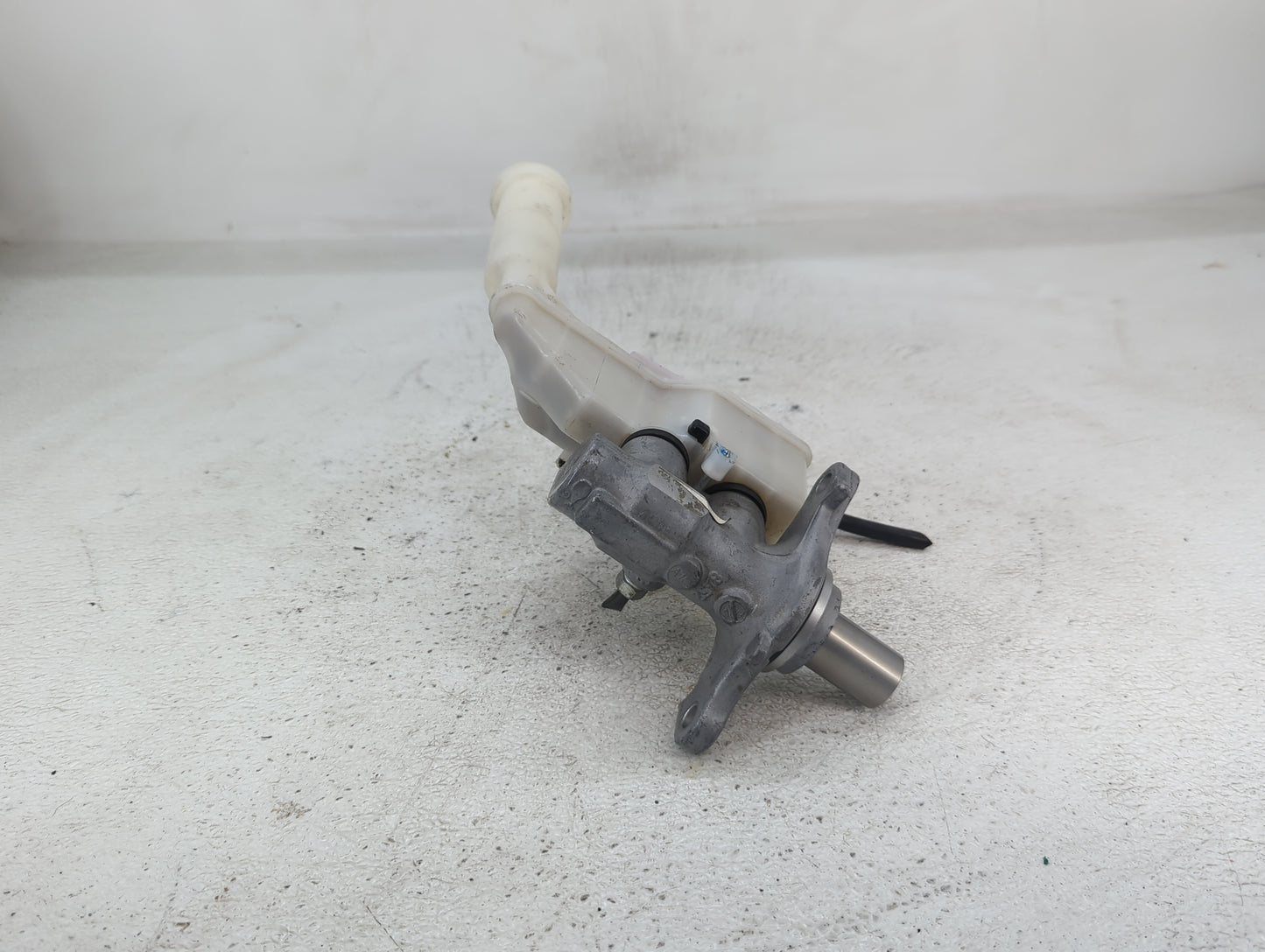 2013-2019 Nissan Sentra Brake Master Cylinder 1422815 - Oemusedautoparts1.com
