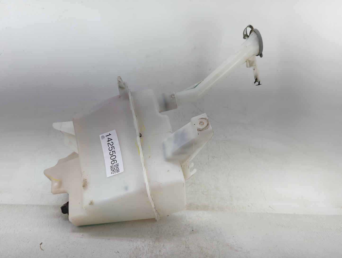 2016-2019 Nissan Sentra Windshield Washer Fluid Reservoir Bottle Oem - Oemusedautoparts1.com