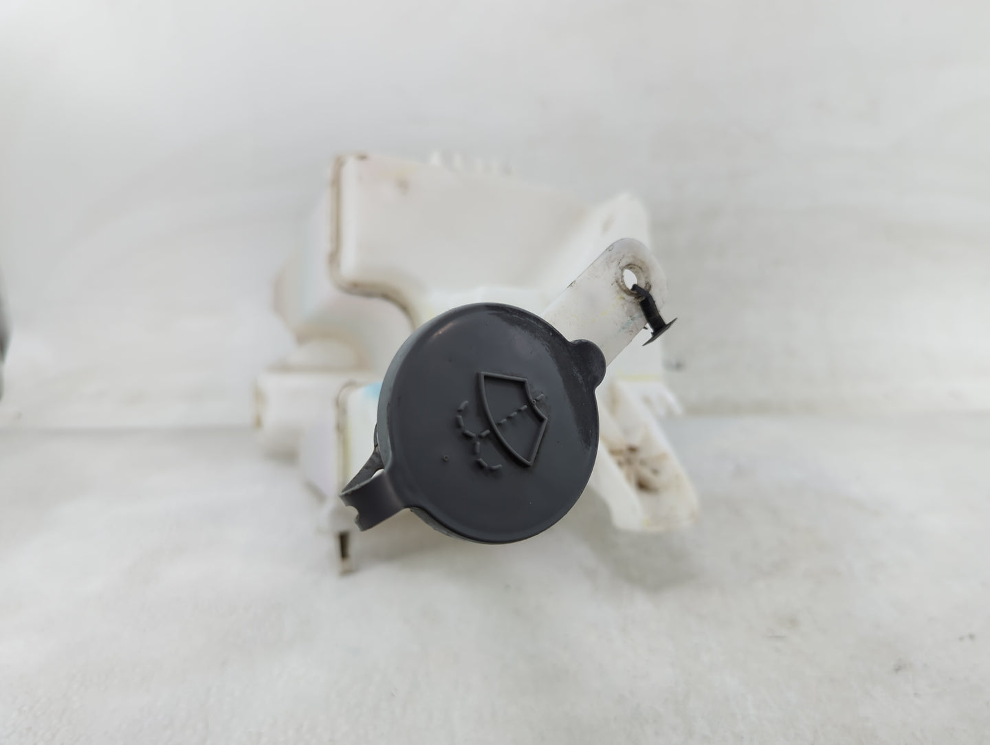 2016-2019 Nissan Sentra Windshield Washer Fluid Reservoir Bottle Oem - Oemusedautoparts1.com