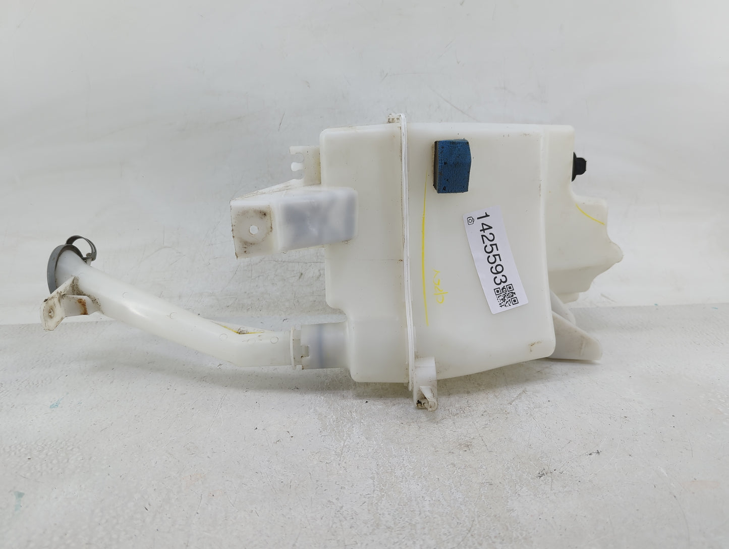 2016-2019 Nissan Sentra Windshield Washer Fluid Reservoir Bottle Oem - Oemusedautoparts1.com