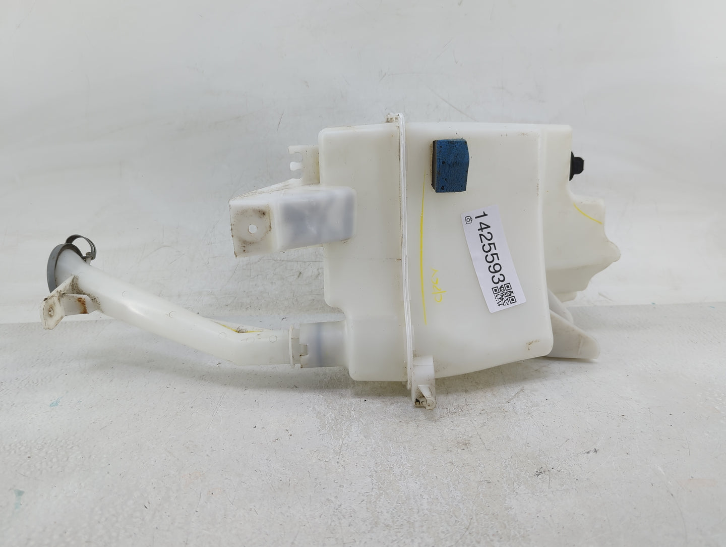 2016-2019 Nissan Sentra Windshield Washer Fluid Reservoir Bottle Oem - Oemusedautoparts1.com