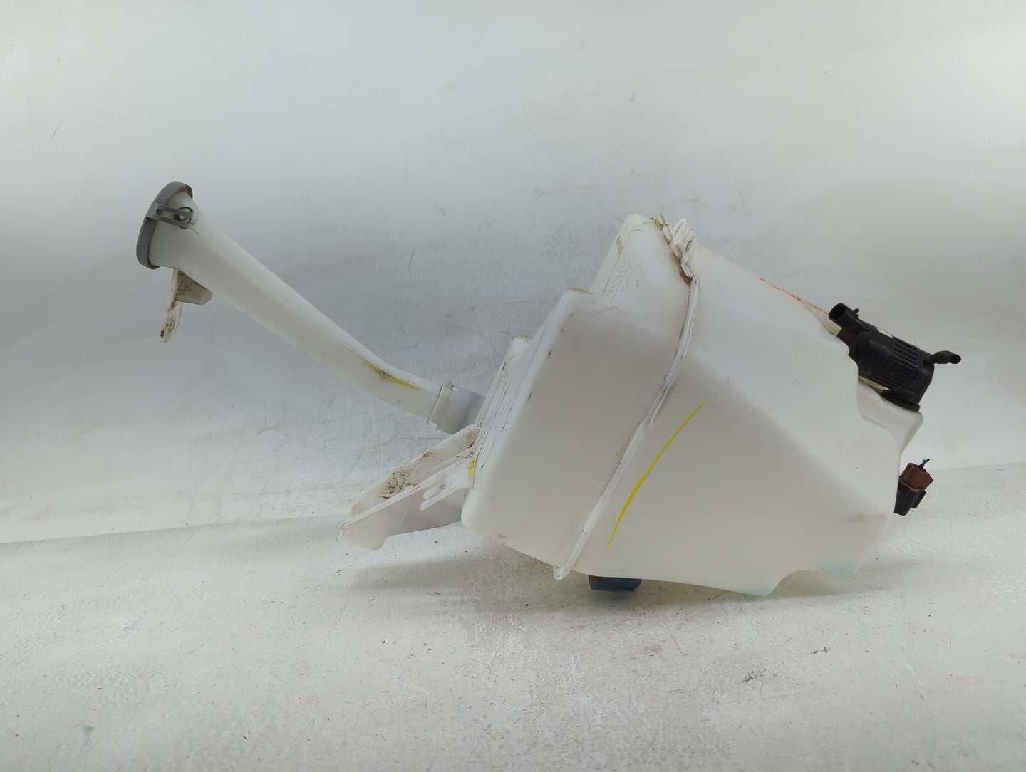 2016-2019 Nissan Sentra Windshield Washer Fluid Reservoir Bottle Oem - Oemusedautoparts1.com
