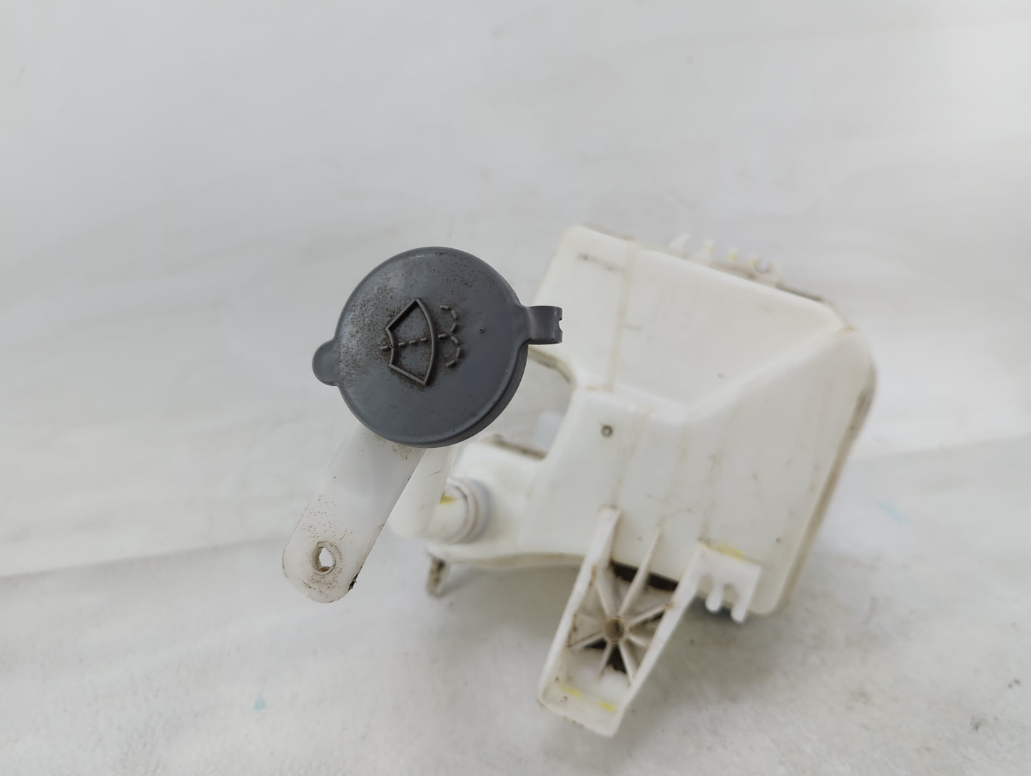 2016-2019 Nissan Sentra Windshield Washer Fluid Reservoir Bottle Oem - Oemusedautoparts1.com