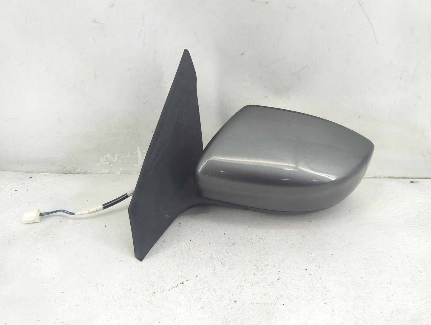2016-2019 Nissan Sentra Driver Side View Mirror - Left Door Mirror OEM Used - Oemusedautoparts1.com