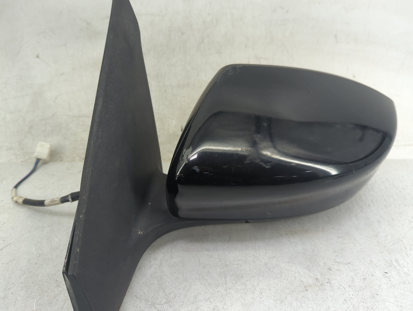 2016-2019 Nissan Sentra Driver Side View Mirror - Left Door Mirror OEM Used - Oemusedautoparts1.com