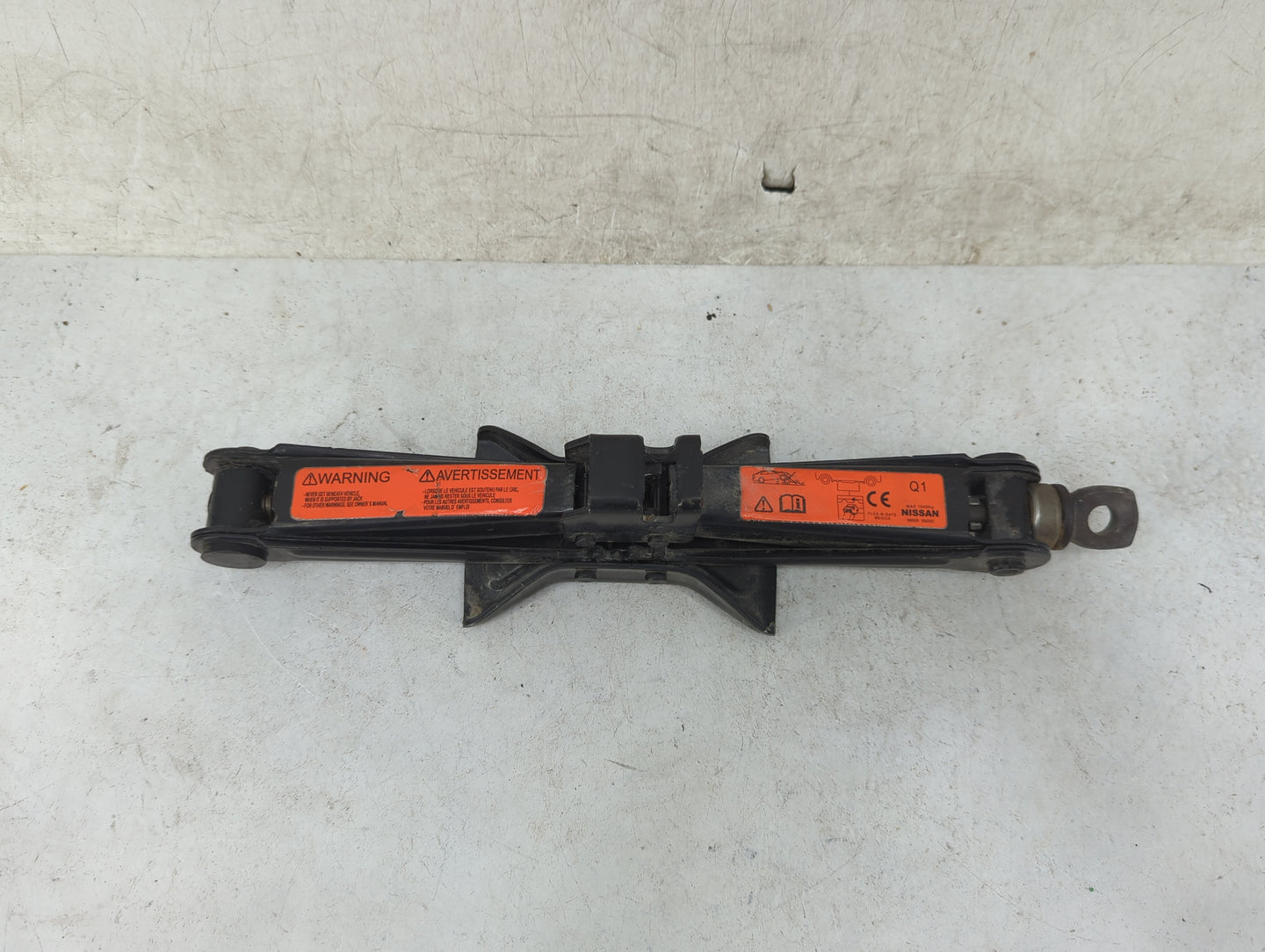 2016 Nissan Sentra Spare Scissor Car Jack 1460224 - Oemusedautoparts1.com