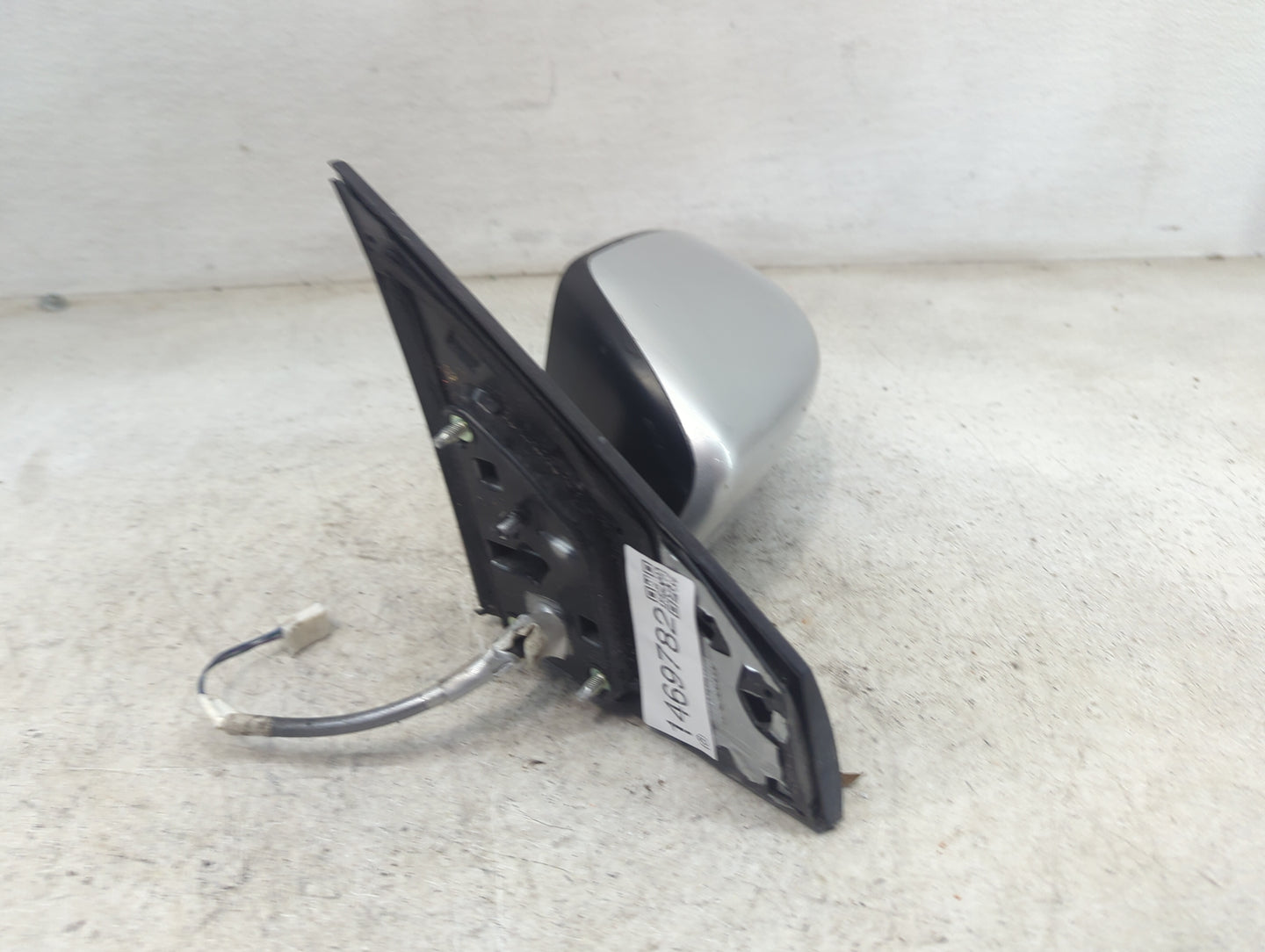 2016-2019 Nissan Sentra Driver Side View Mirror - Left Door Mirror OEM Used - Oemusedautoparts1.com
