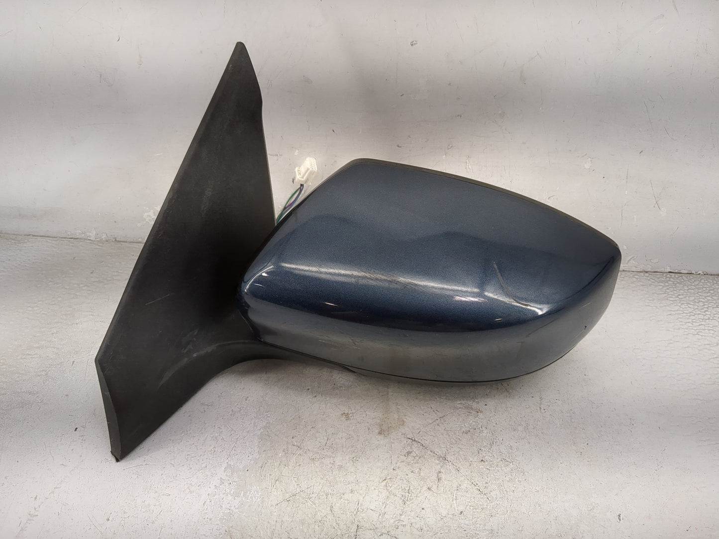 2016-2019 Nissan Sentra Driver Side View Mirror - Left Door Mirror OEM Used - Oemusedautoparts1.com