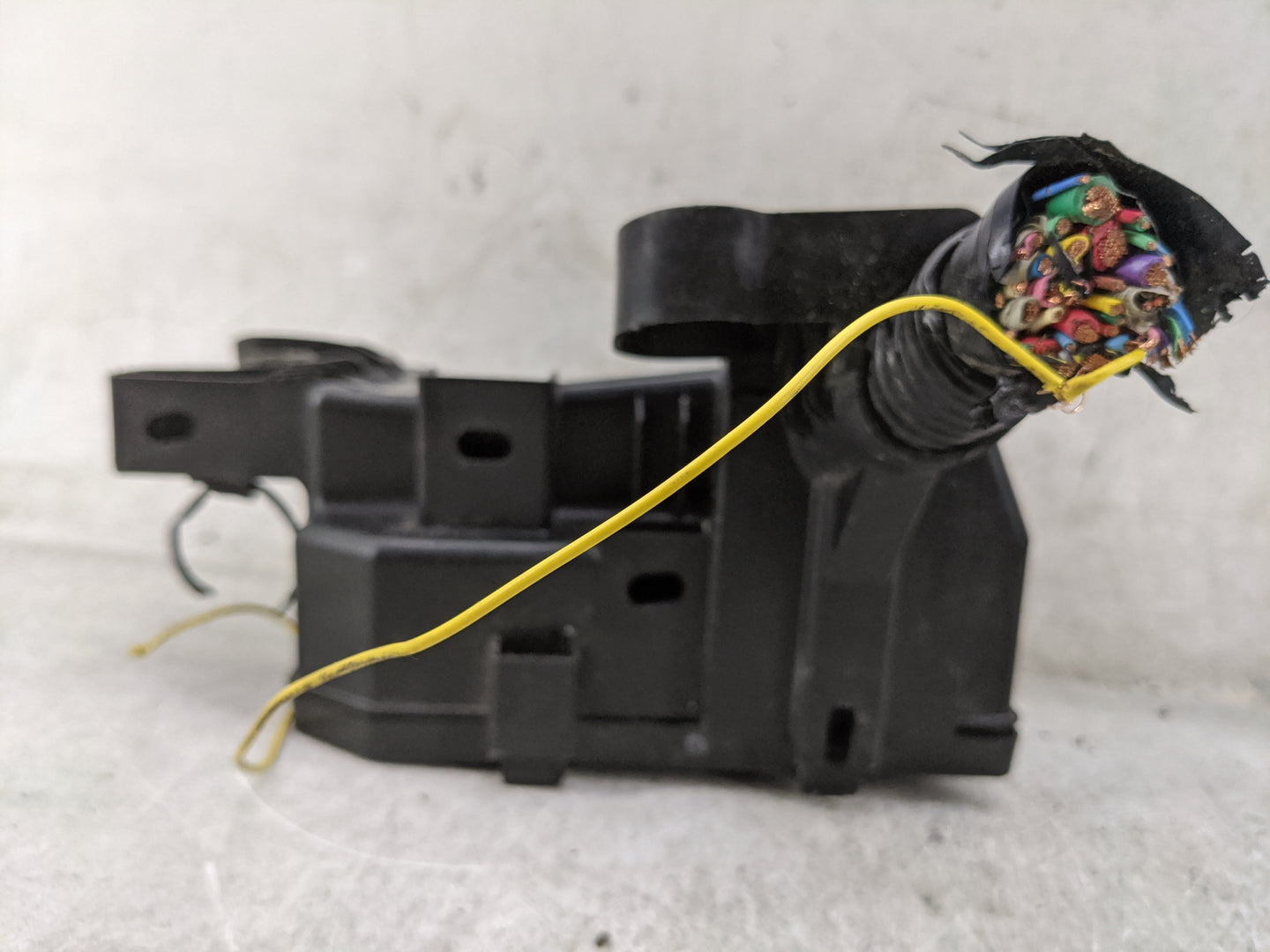 2013-2019 Nissan Sentra Fusebox Fuse Box Panel Relay Module P/N:284B7 3RA3B 8201019768 Fits OEM Used Auto Parts - Oemusedaut