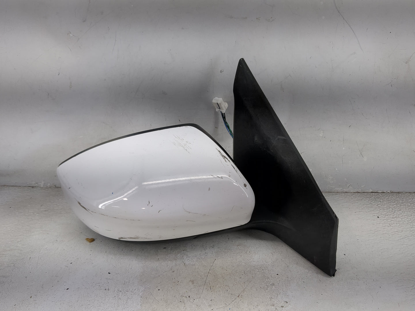 2016-2019 Nissan Sentra Passenger Side View Mirror - Right Door Mirror OEM Used - Oemusedautoparts1.com