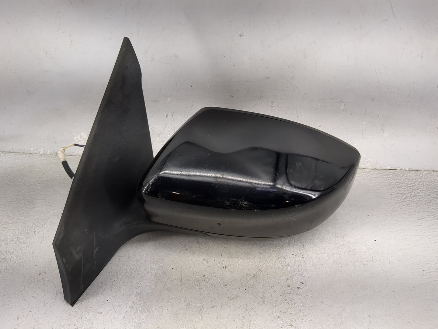2016-2019 Nissan Sentra Driver Side View Mirror - Left Door Mirror OEM Used - Oemusedautoparts1.com