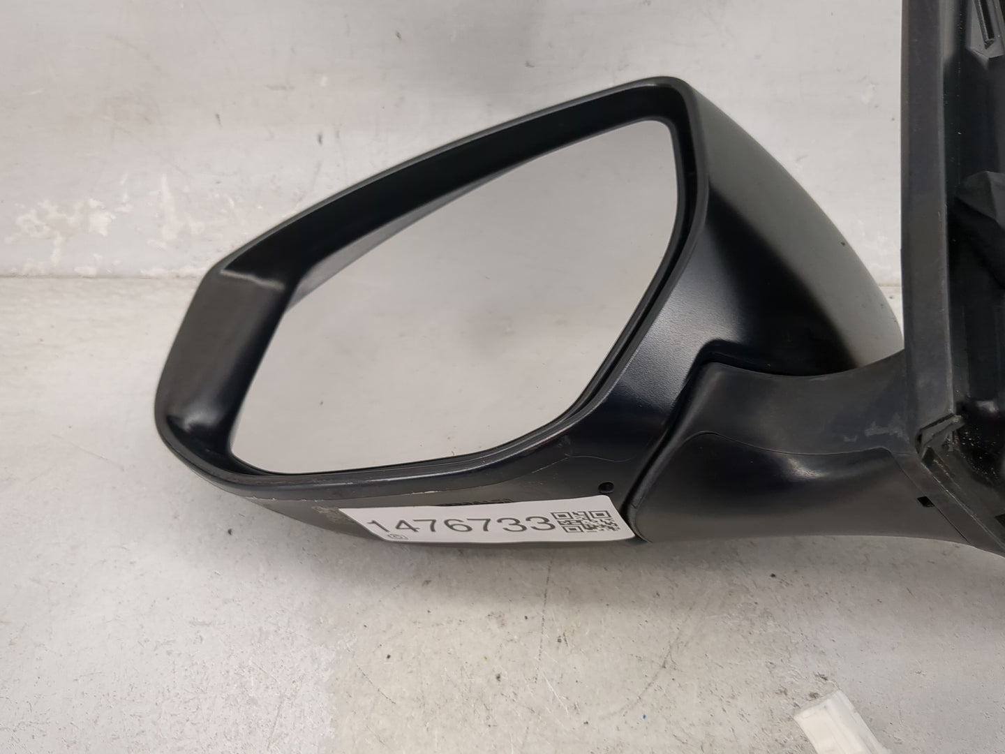 2016-2019 Nissan Sentra Driver Side View Mirror - Left Door Mirror OEM Used - Oemusedautoparts1.com
