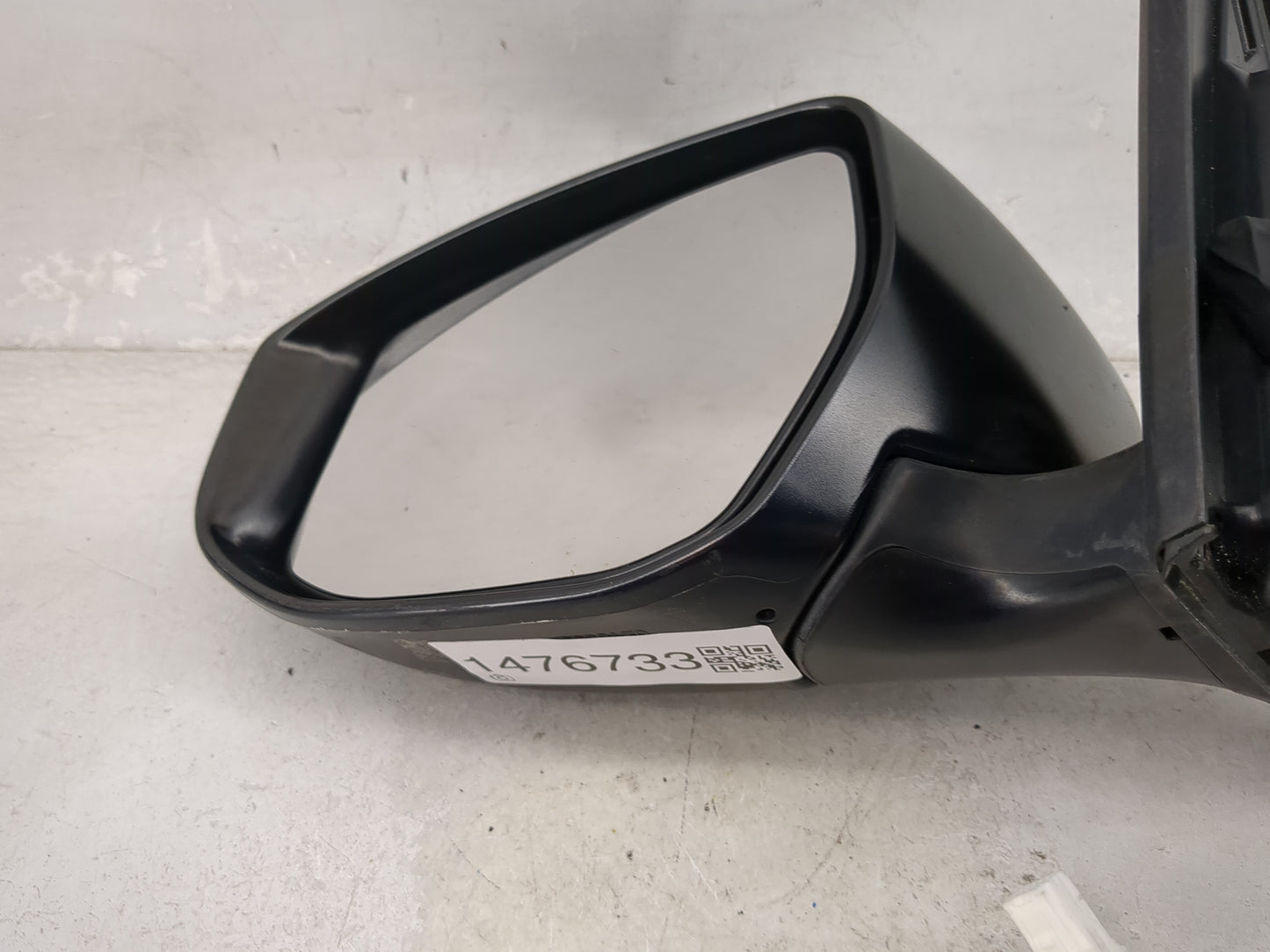 2016-2019 Nissan Sentra Driver Side View Mirror - Left Door Mirror OEM Used - Oemusedautoparts1.com