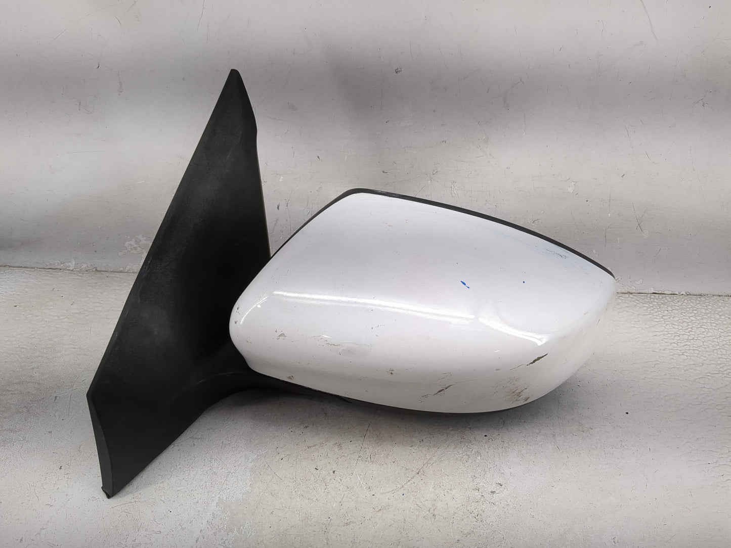 2016-2019 Nissan Sentra Driver Side View Mirror - Left Door Mirror OEM Used - Oemusedautoparts1.com