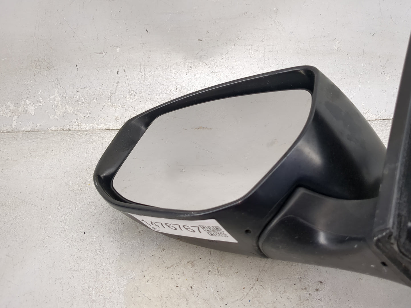 2016-2019 Nissan Sentra Driver Side View Mirror - Left Door Mirror OEM Used - Oemusedautoparts1.com